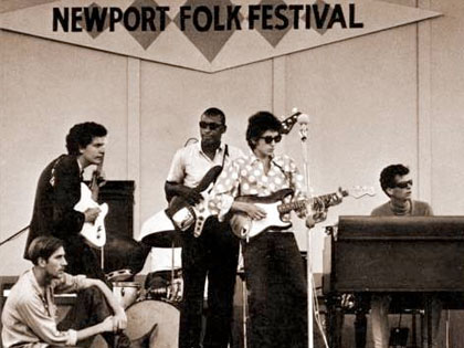 Bloomfield Backing Up Dylan at Newport Folk Festival, 1965